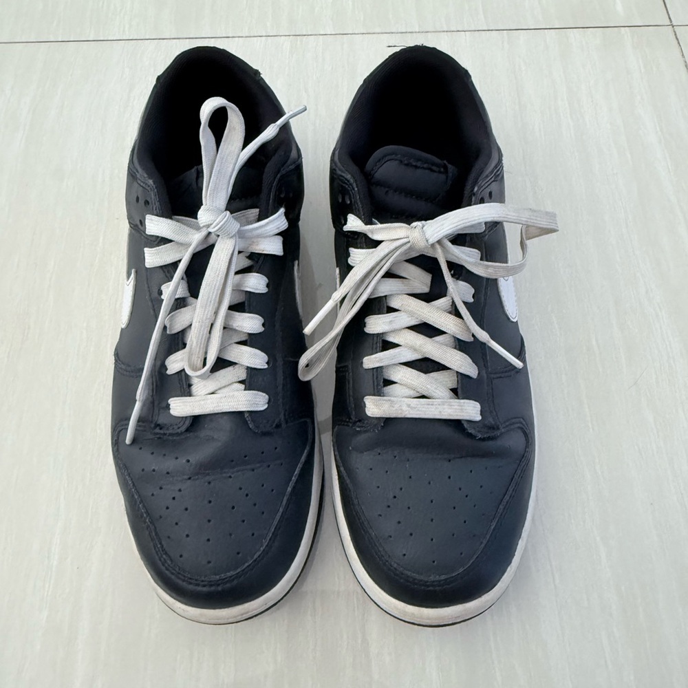 Nike Men's Black and White Sneakers